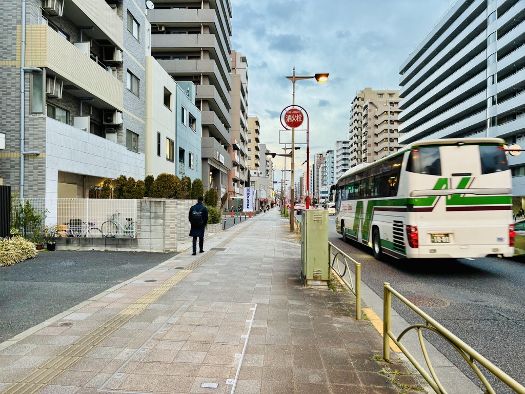 52FE9C3D-C4EF-4EFB-8EBB-5FF3499A3A80_1_105_c